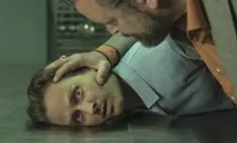 主角被迫周末工作