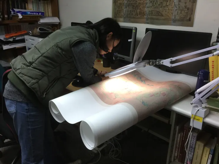 認真辨認古地圖