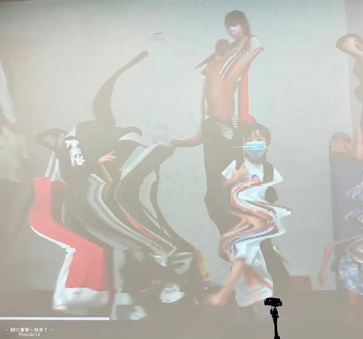 【流動時空】連輪椅都跟著扭曲流動了。