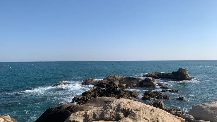 跟海已經幾乎沒有距離。