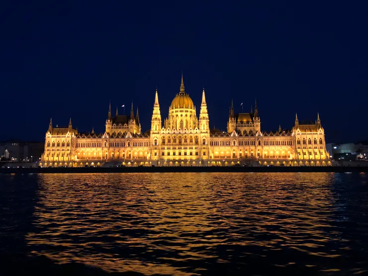 忍不住還是放了一下國會大廈，真的超美！