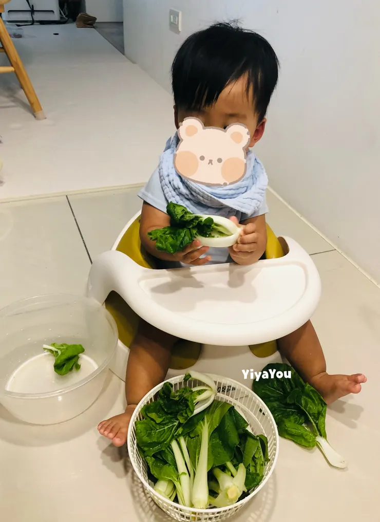 或者讓他剝菜也可以玩一陣子