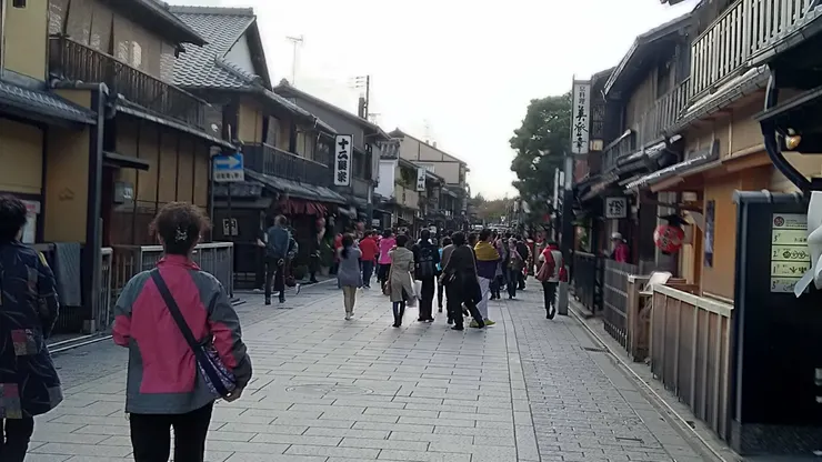 這一帶有很多傳統町屋，彷彿時間在此停格