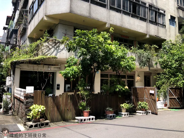 外觀望眼過去滿滿的植栽