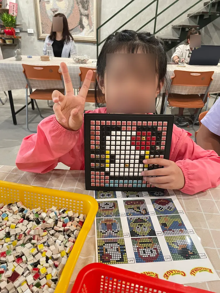 花了一小時終於完成了，看的出來是可愛的凱蒂貓，小主人很滿意咧~