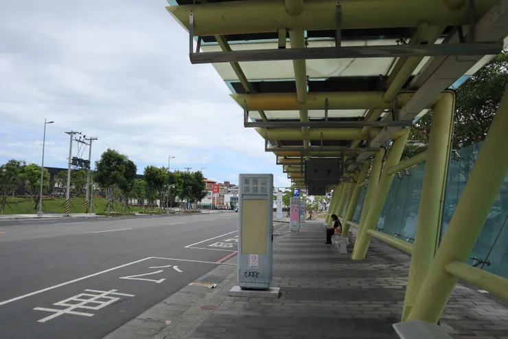 往北高雄公車始發的南岡山轉運站