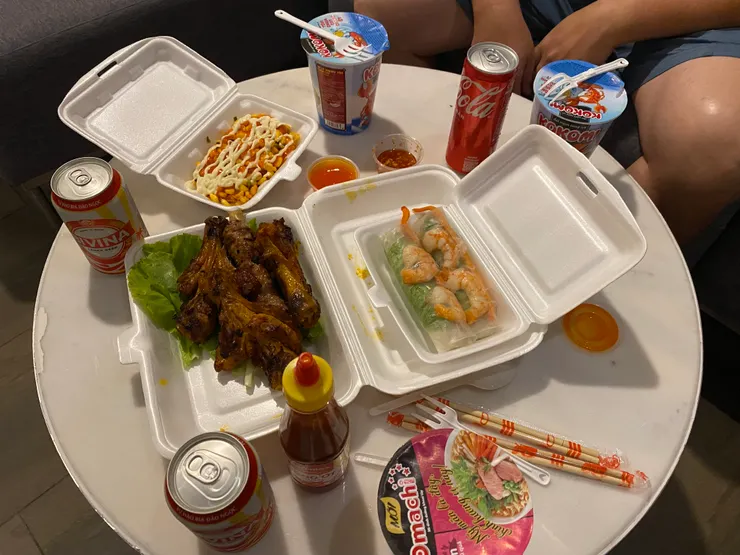 夜市小吃配泡麵