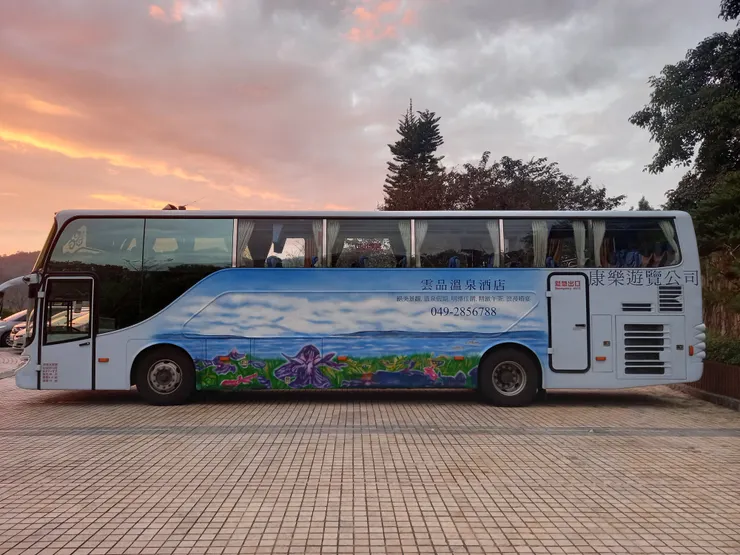 雲品酒店的巴士也很美!