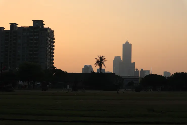 破曉時分的哈瑪星鐵道文化園區