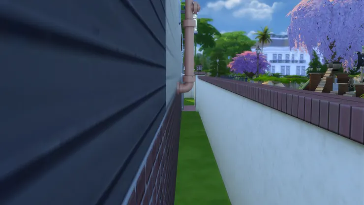 禮堂外這個地方一定沒有人留意，平時超髒的說。