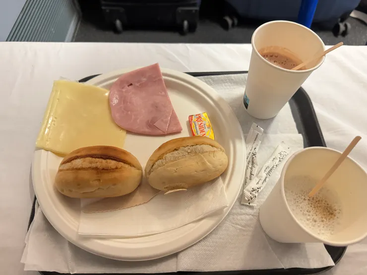 Sleeping Cabin選的早餐