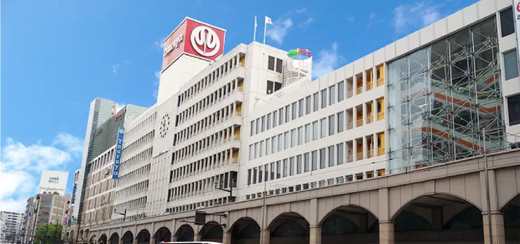 為在通町筋的鶴屋百貨店,是熊本的老字號百貨公司