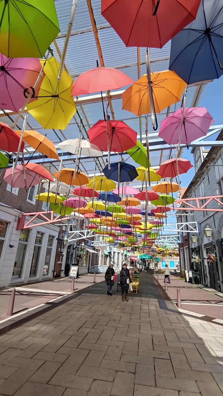 「雨傘街」是必訪景點之一！