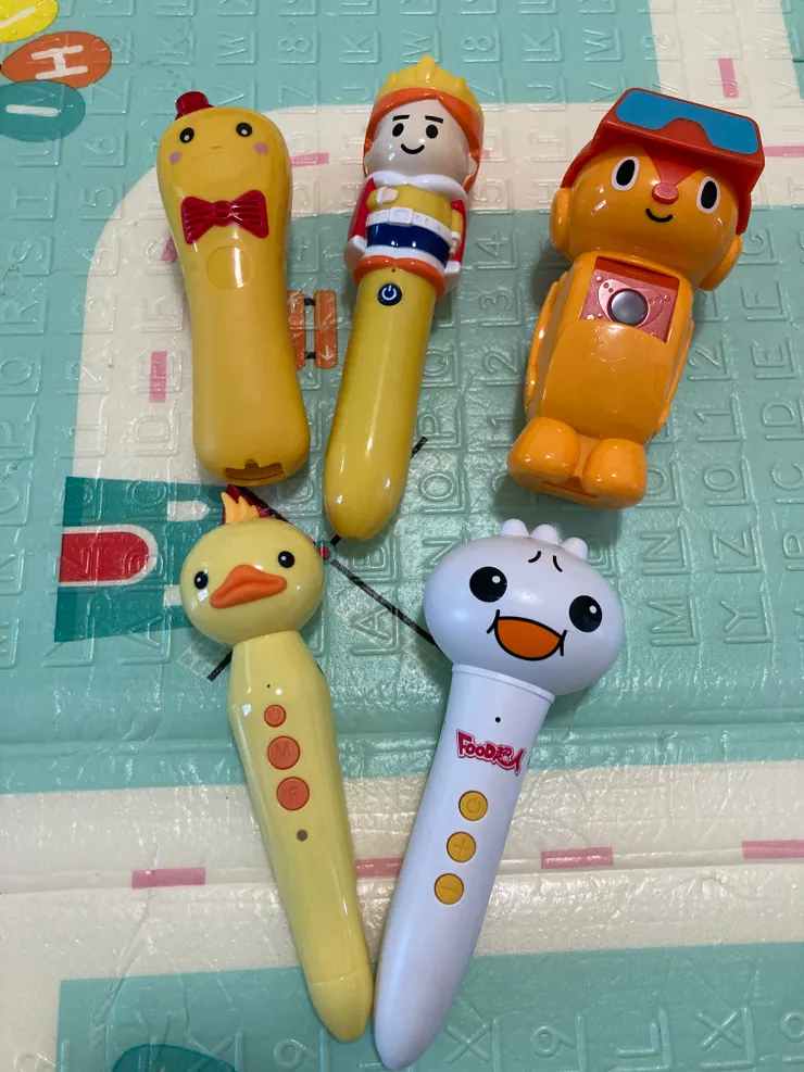 竟然有五隻點讀筆(笑）！