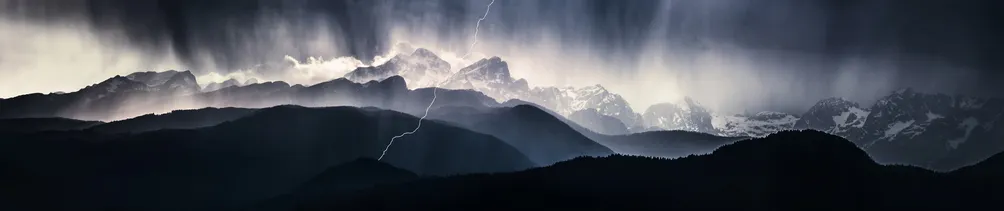 邊緣評論 Revieweirdo