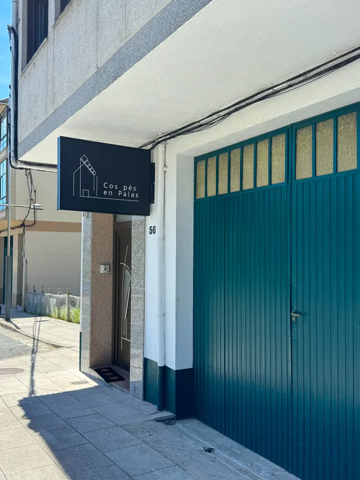 前天在booking 上訂了一間有廚房有客廳的民宿。