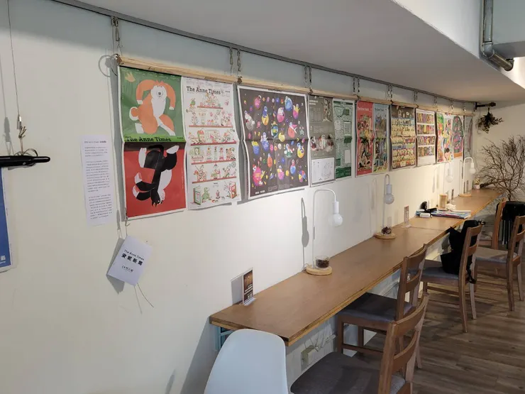 二樓是點餐閱讀區,桌上還有檯燈!