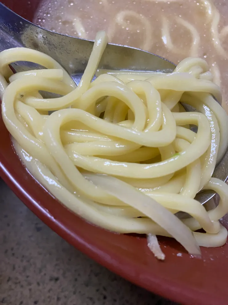 比一般粗的麵條