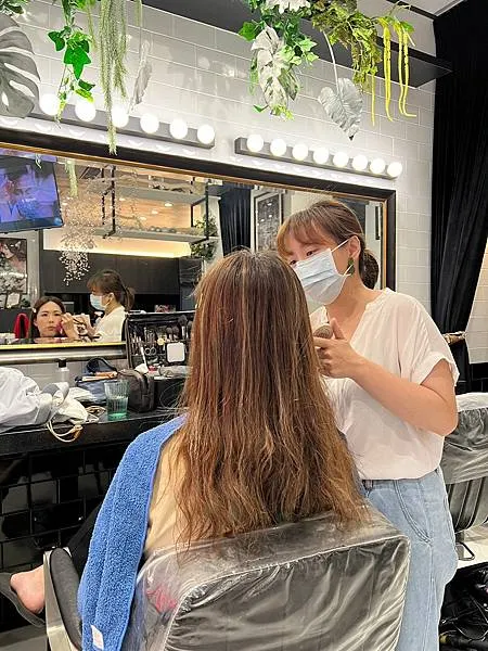 ＋（結婚登記懶人包）紅氣球自助婚紗～專業妝髮、絕美婚紗、獨家