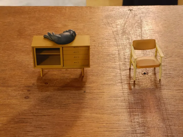 看到螺絲釘的大小，就知道眼前的東西尺寸真的很迷你