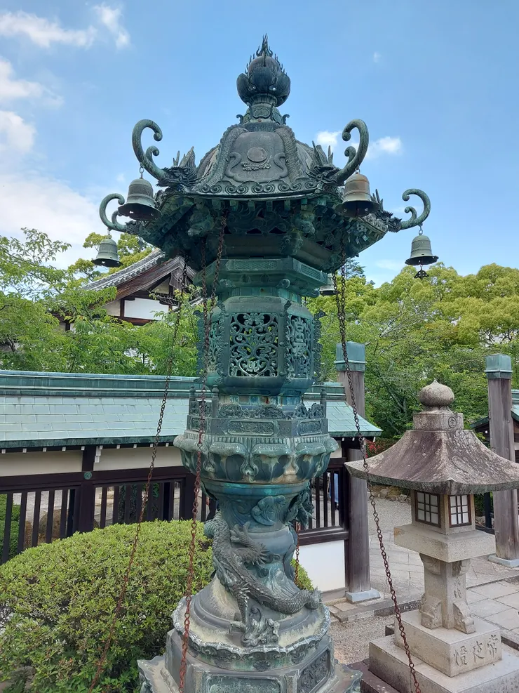 列入重要有形民俗文化財產的青銅大燈籠