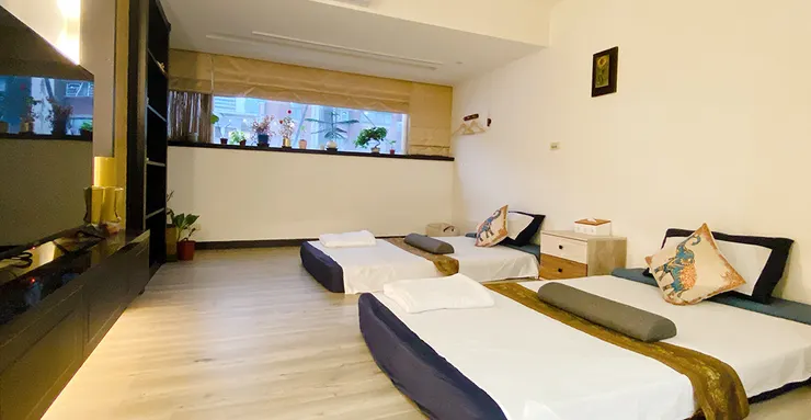 台北泰式按摩推薦【花廂鳥語】精油按摩，五行精油│泰式按摩推薦（預約制）