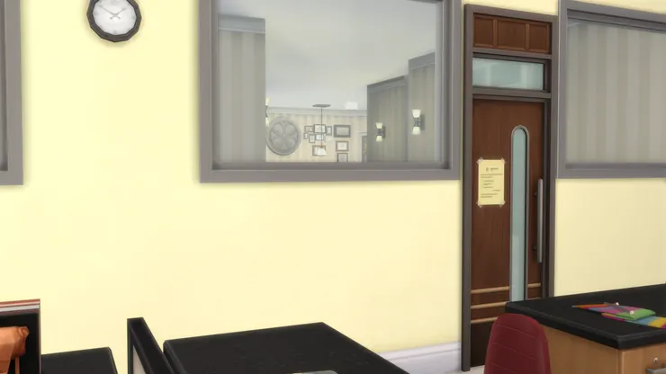 老師從這裏也能看到從接待處來的人。