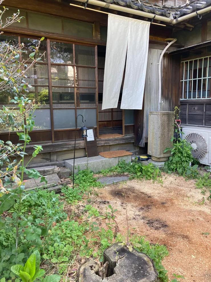 看到店門口了 進去請上二樓