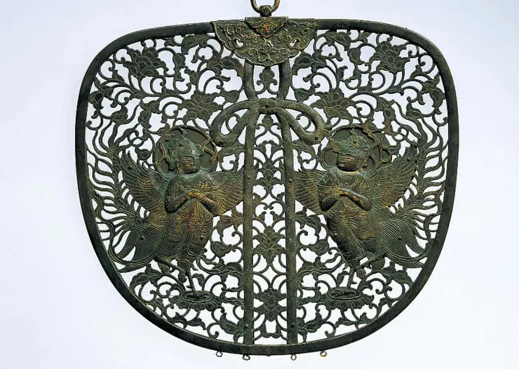 《金銅迦陵頻伽文華鬘（こんどうかりょうびんがもんけまん）》/照片來源:中尊寺官網