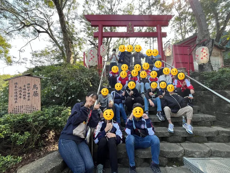 鳥居⛩️前的祈福，更不能少😄