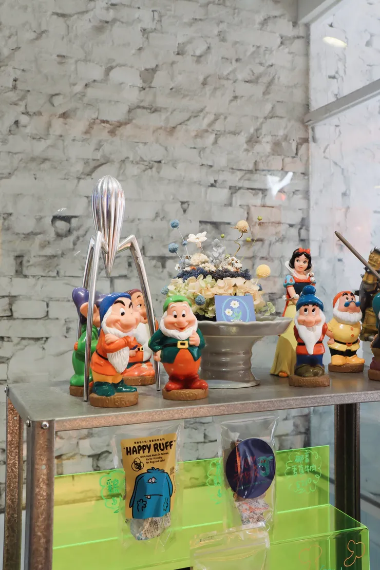 會不而且多了好多復古配件!!拍好幾張都停不下來 😽