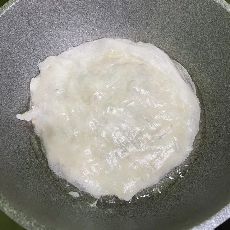 少許油小火將餅煎脆