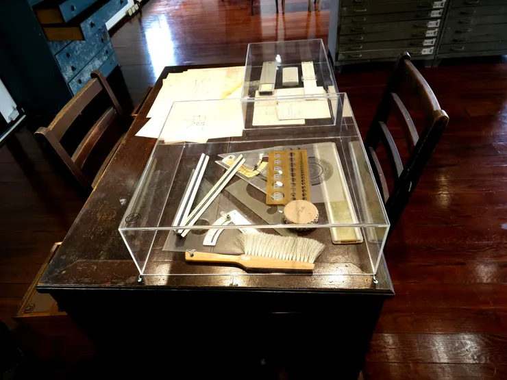 秀山建築事務所圖桌。