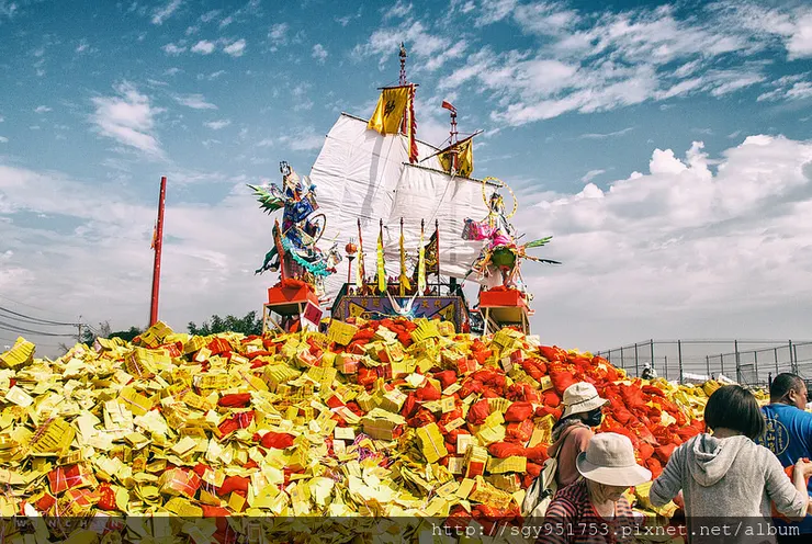 火化王船（圖片截圖於網路）