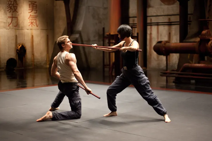 促成男女主角夥伴情誼的關鍵對打戲（圖片取自IMDb）