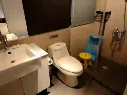 貼心提供浴盆和小椅