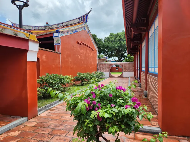 傳統紅磚牆色系的氛圍