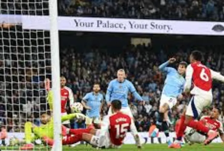 史東斯完場前射入助曼城追和2:2