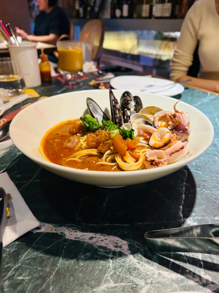 紅油擔擔海鮮麵
