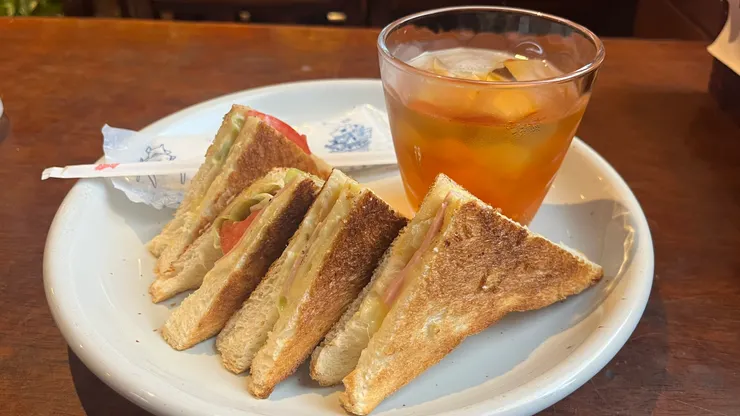 濕紙巾的包裝也很有日式老咖啡館的fu。