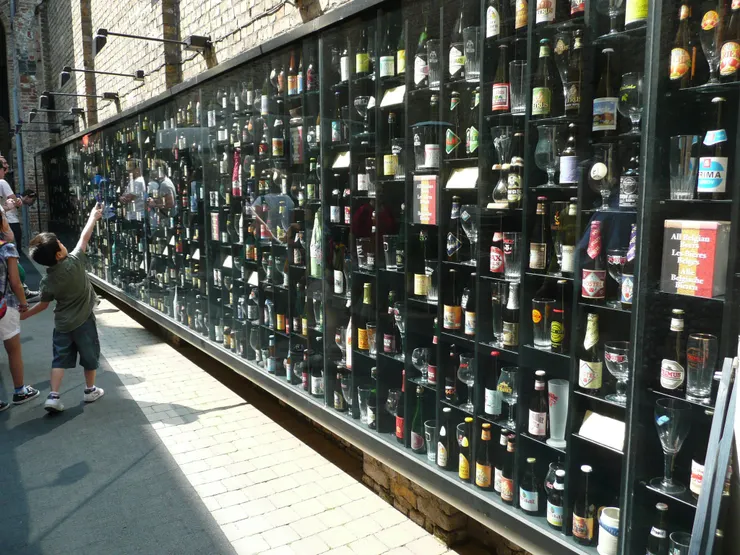 布魯日2B啤酒牆