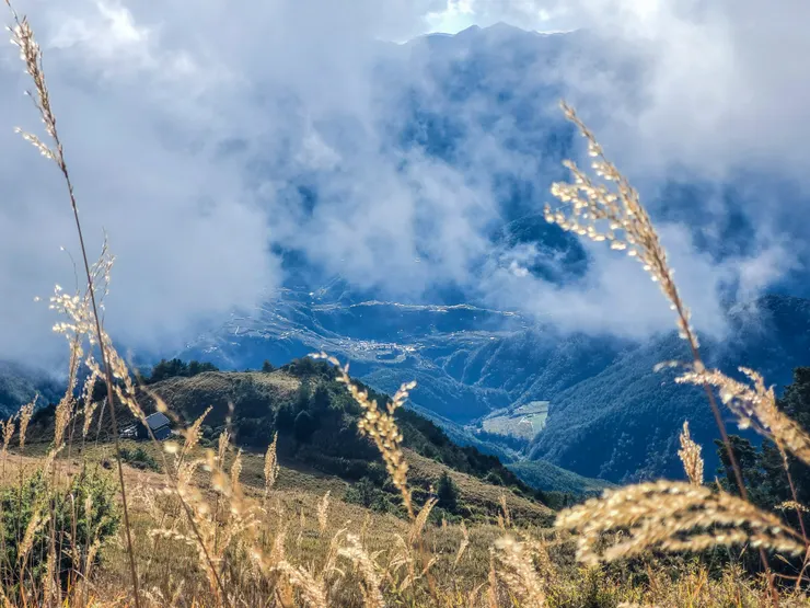 閃閃發光的環山部落