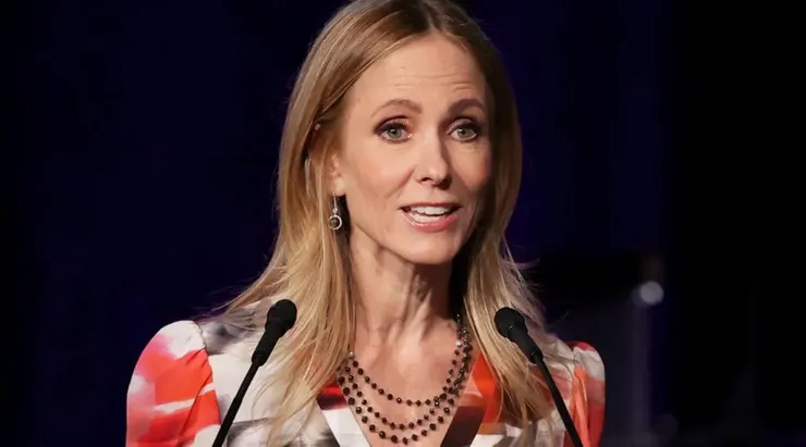 ABC 的負責人及 ❙卡瑪拉‧哈里斯❙ 30多年的老友 ❙丹娜•沃爾登❙