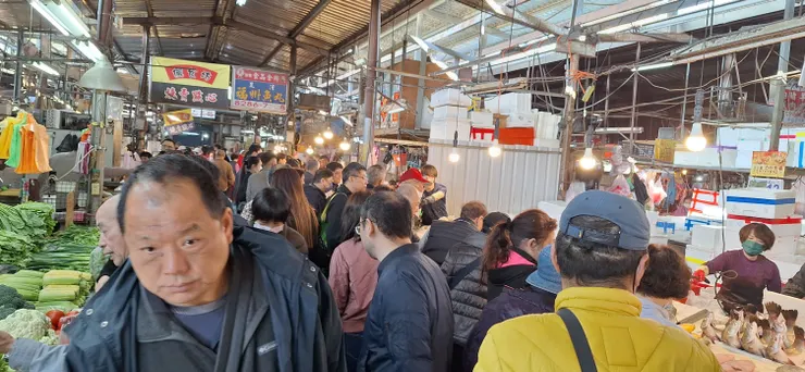 傳統市場人擠人