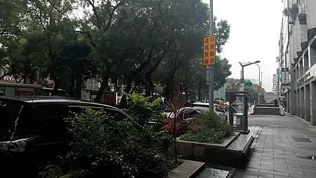 [台北旅遊]台灣畫派雜誌的南畫廊、東區鳳凰大樓經營四十年以上