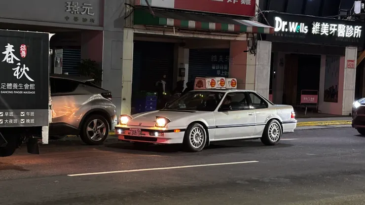 陳氚，夜間行駛