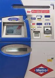 售票機台，可以在這裡購買與加值