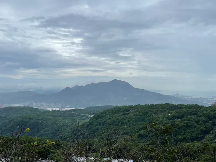遠眺觀音山,有種靜謐之美。