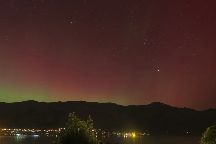 ISO=400 光圈孔徑f/1.8 曝光時間=8秒