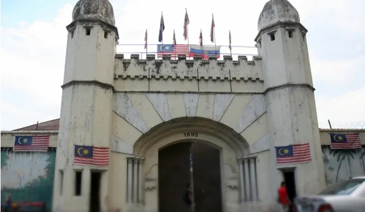 還未拆除前的半山芭監獄大門舊照。-“Kuala Lumpur City”部落格。